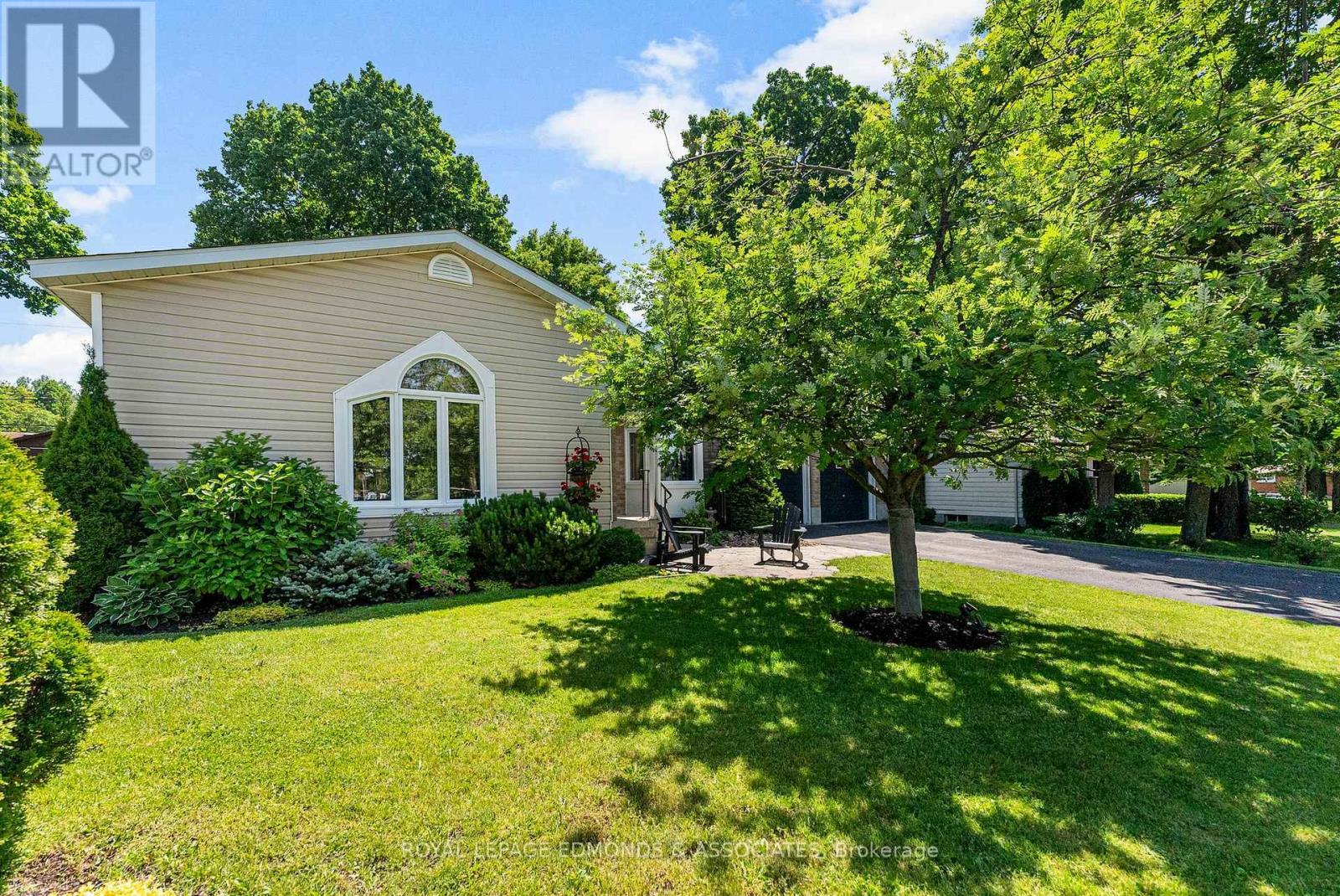 












619 CECELIA STREET

,
Pembroke,




Ontario
K8A1T6

