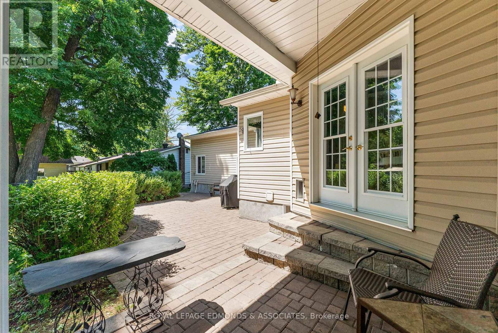 












619 CECELIA STREET

,
Pembroke,




Ontario
K8A1T6

