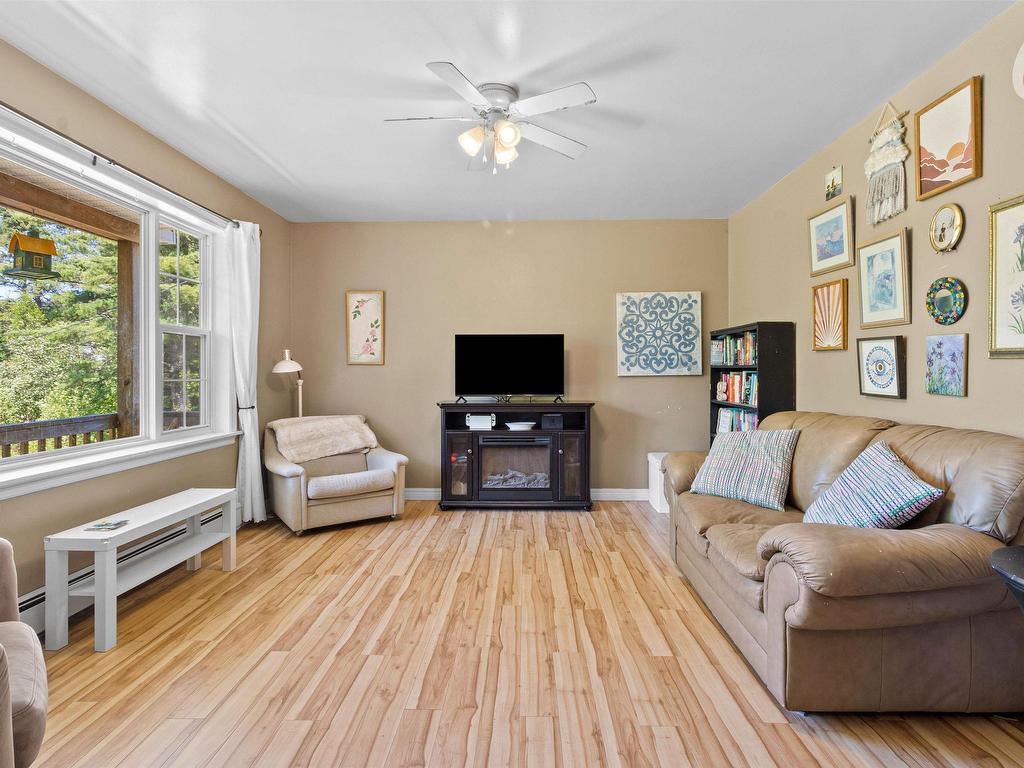 












201 Clayton Drive

,
Fox Point,




NS
B0J 1T0

