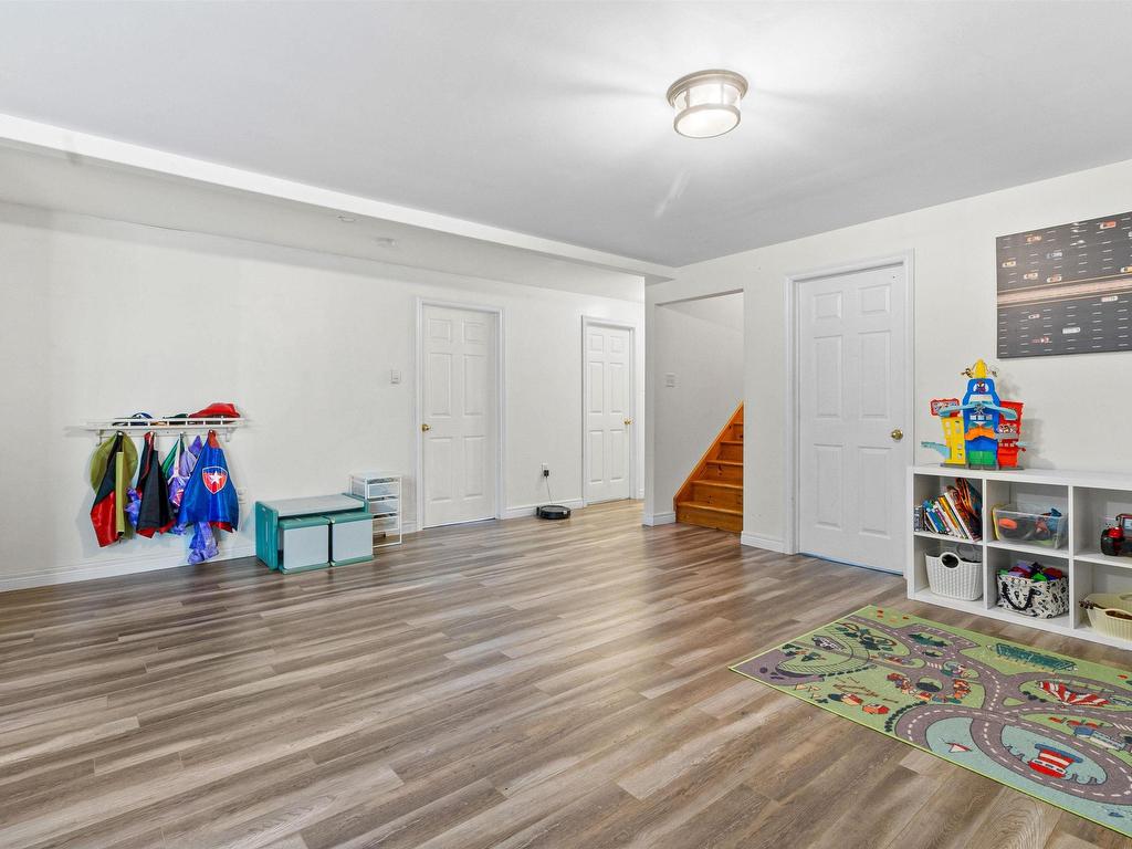 












201 Clayton Drive

,
Fox Point,




NS
B0J 1T0

