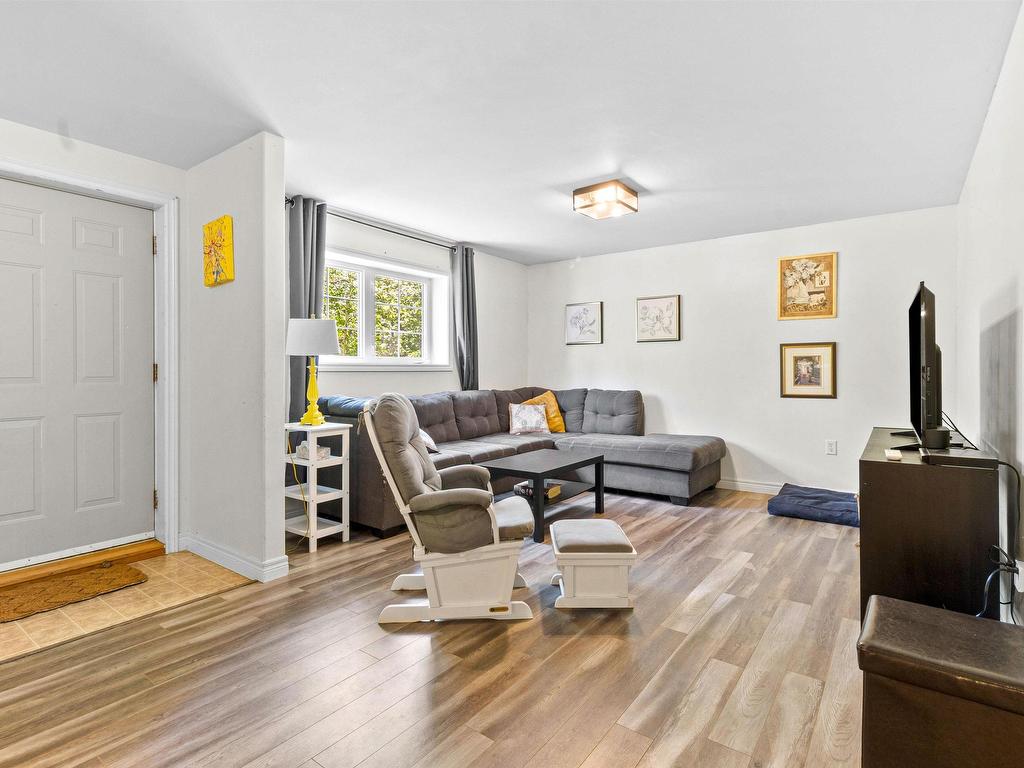 












201 Clayton Drive

,
Fox Point,




NS
B0J 1T0

