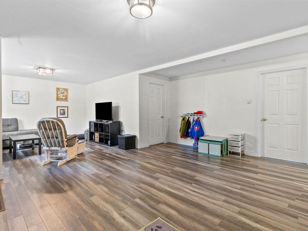 












201 Clayton Drive

,
Fox Point,




NS
B0J 1T0

