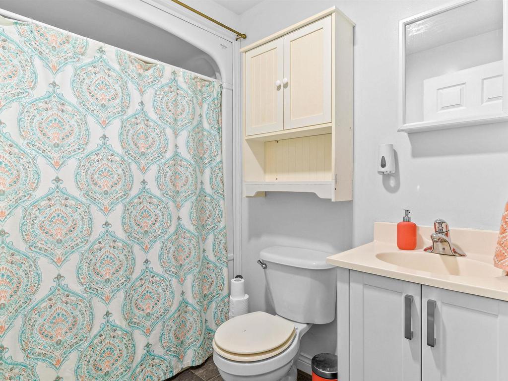












201 Clayton Drive

,
Fox Point,




NS
B0J 1T0

