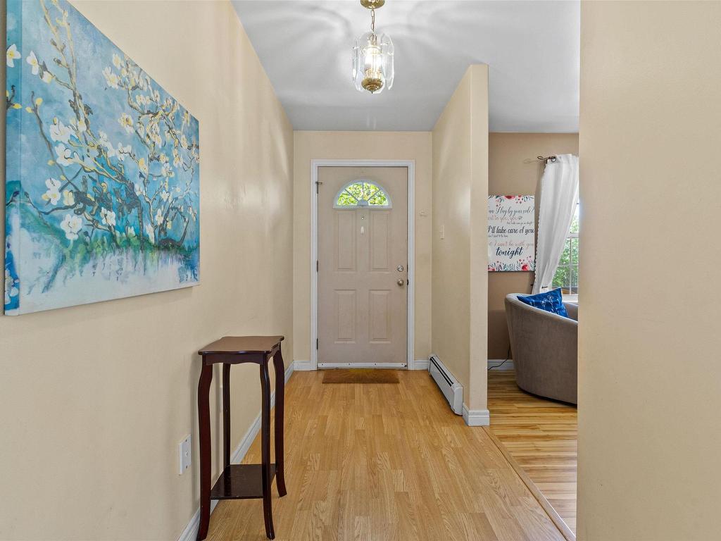 












201 Clayton Drive

,
Fox Point,




NS
B0J 1T0

