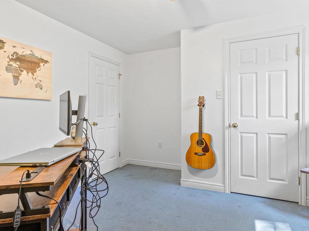 












201 Clayton Drive

,
Fox Point,




NS
B0J 1T0

