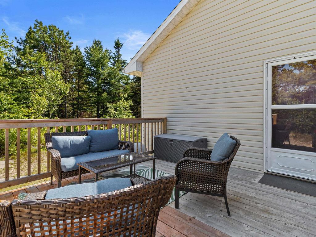 












201 Clayton Drive

,
Fox Point,




NS
B0J 1T0

