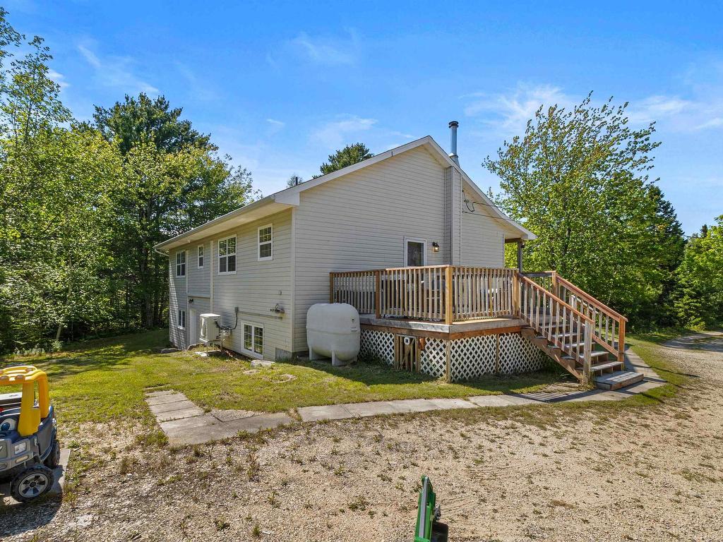 












201 Clayton Drive

,
Fox Point,




NS
B0J 1T0

