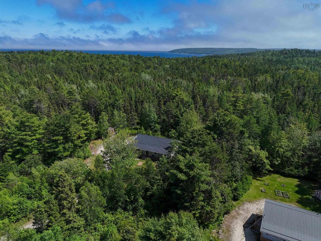 












201 Clayton Drive

,
Fox Point,




NS
B0J 1T0

