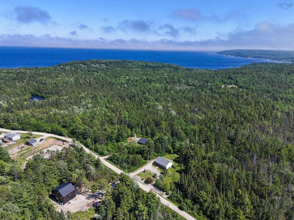 












201 Clayton Drive

,
Fox Point,




NS
B0J 1T0

