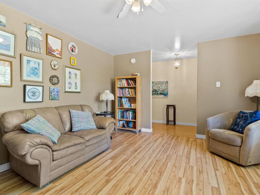 












201 Clayton Drive

,
Fox Point,




NS
B0J 1T0

