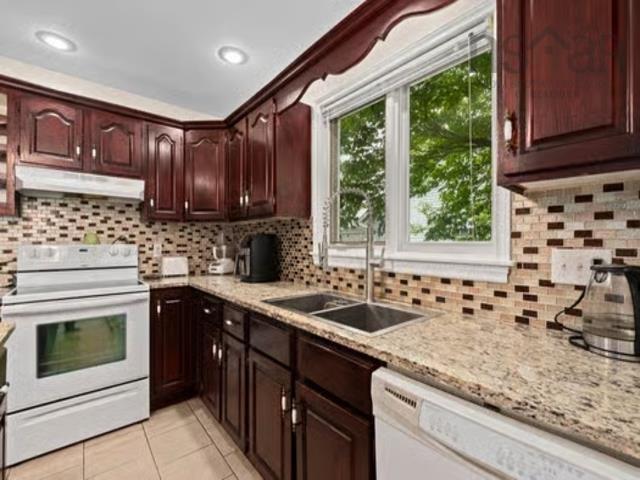












114 Diana Grace Avenue

,
Dartmouth,




NS
B2W 6A2

