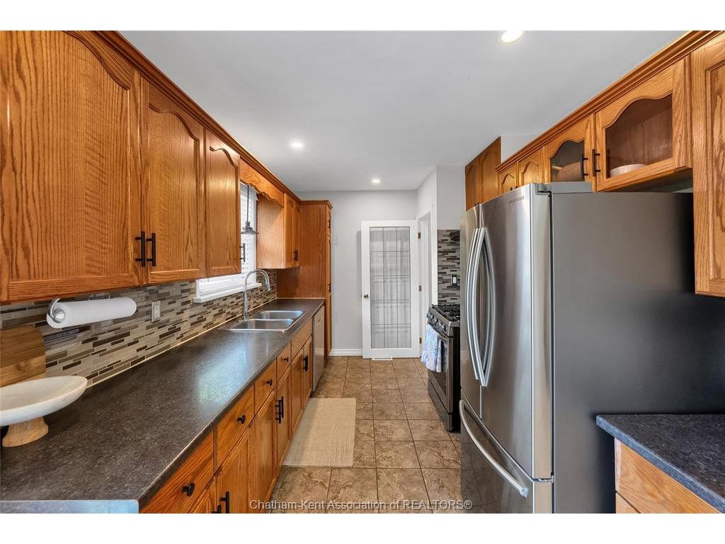 









38


Burton

Avenue,
Chatham,




ON
N7M 4Z5

