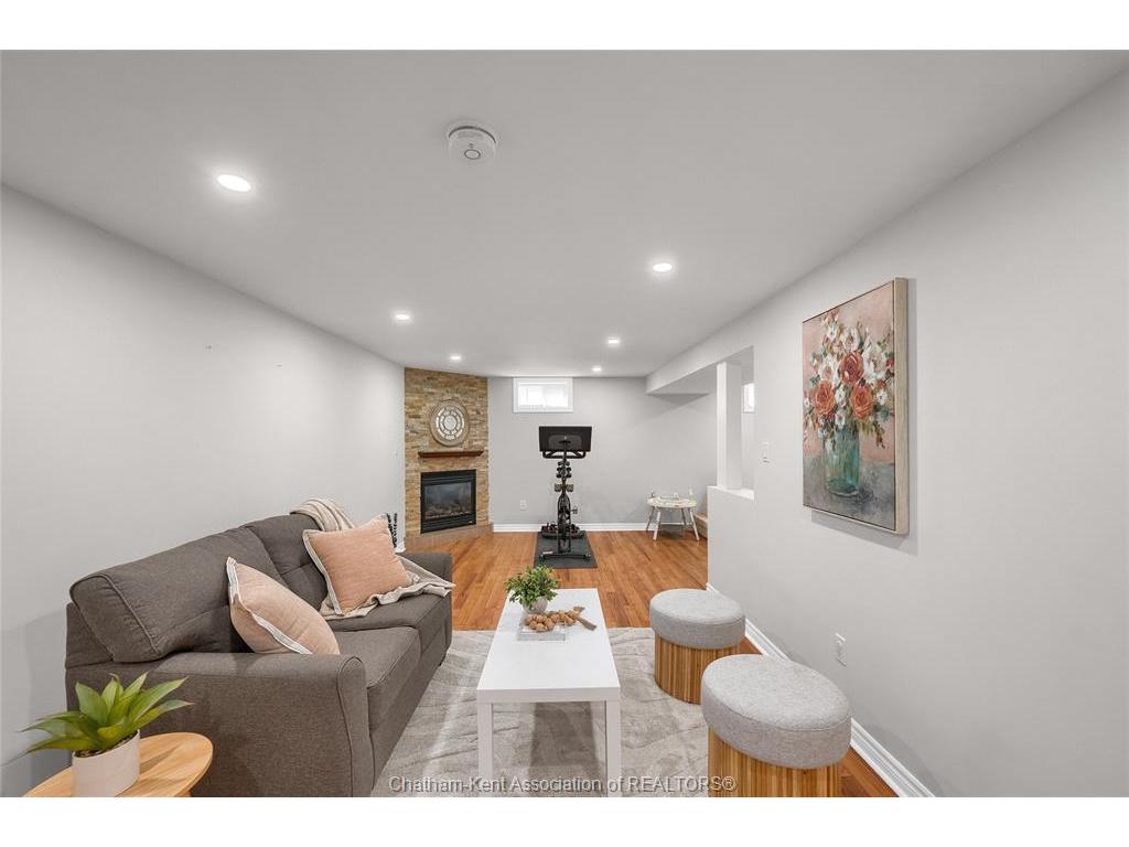 









38


Burton

Avenue,
Chatham,




ON
N7M 4Z5

