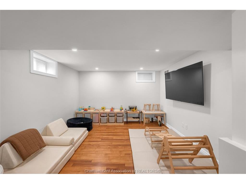 









38


Burton

Avenue,
Chatham,




ON
N7M 4Z5

