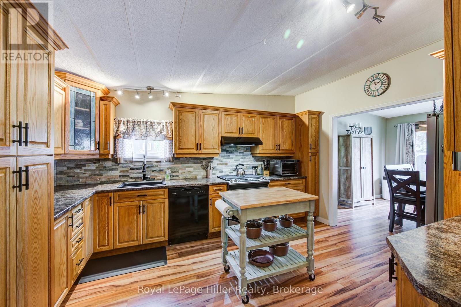 












174 BIRCH STREET

,
Perth East (Crystal Lake),




Ontario
N5A6S6

