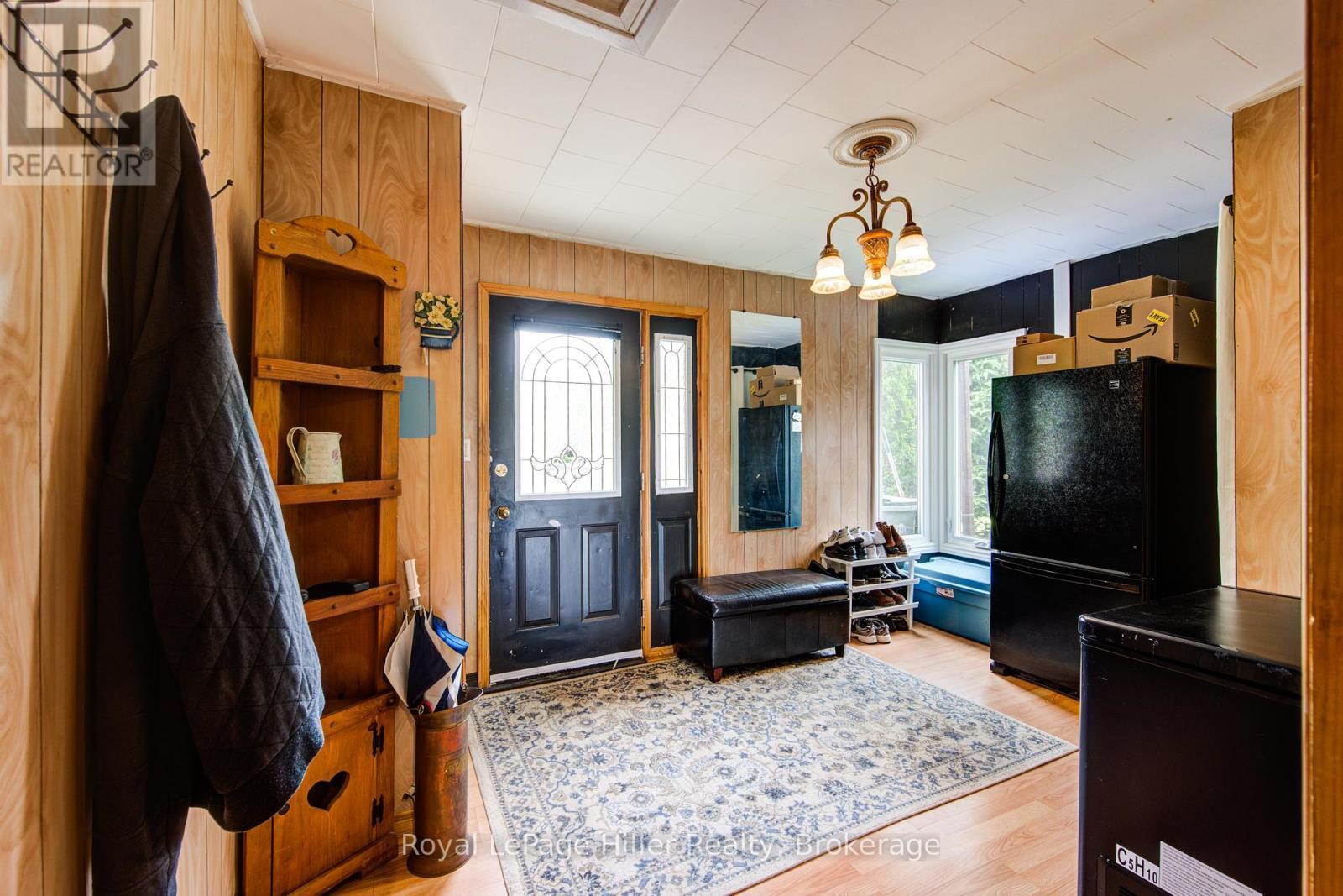 












174 BIRCH STREET

,
Perth East (Crystal Lake),




Ontario
N5A6S6

