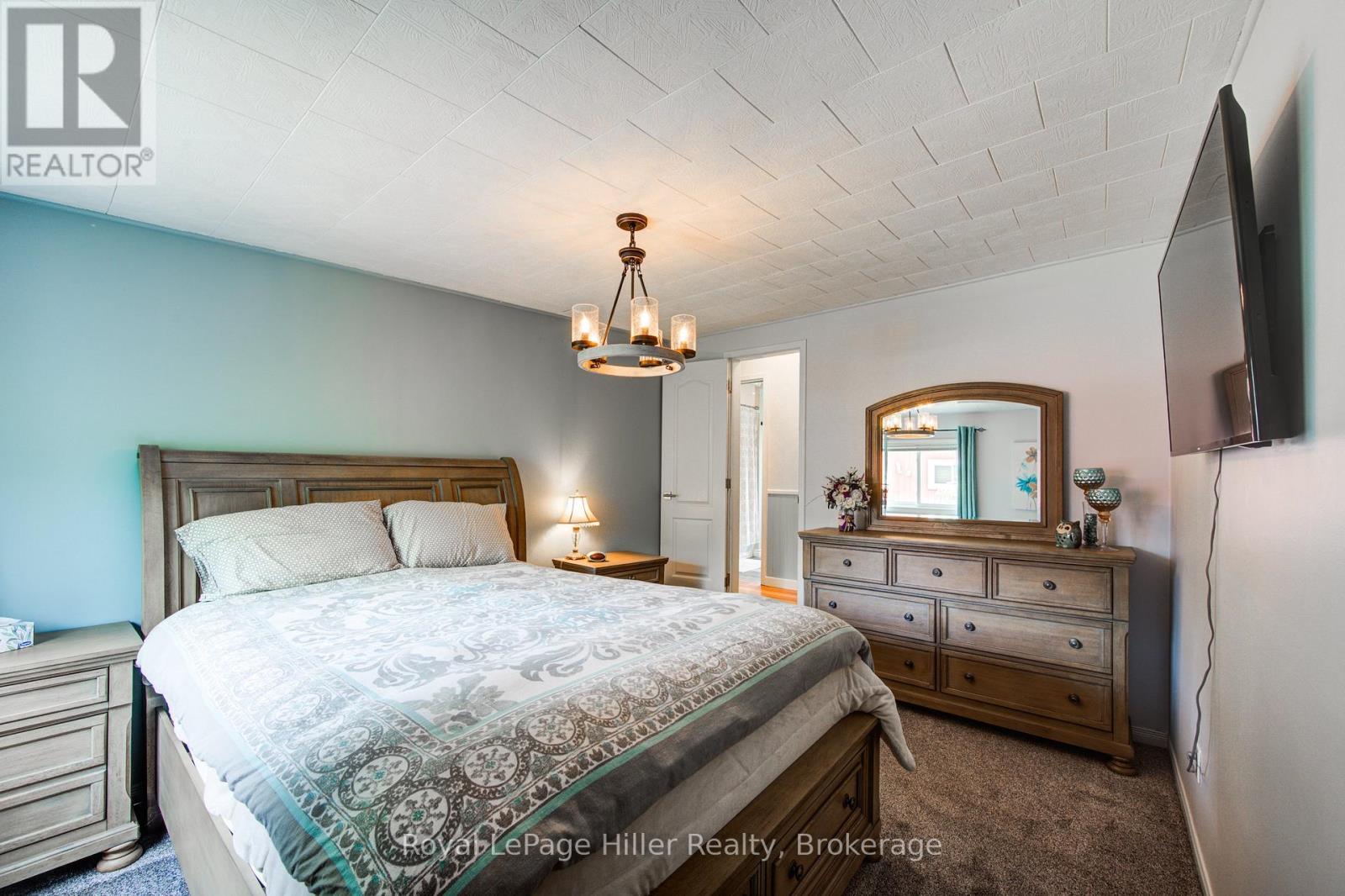 












174 BIRCH STREET

,
Perth East (Crystal Lake),




Ontario
N5A6S6

