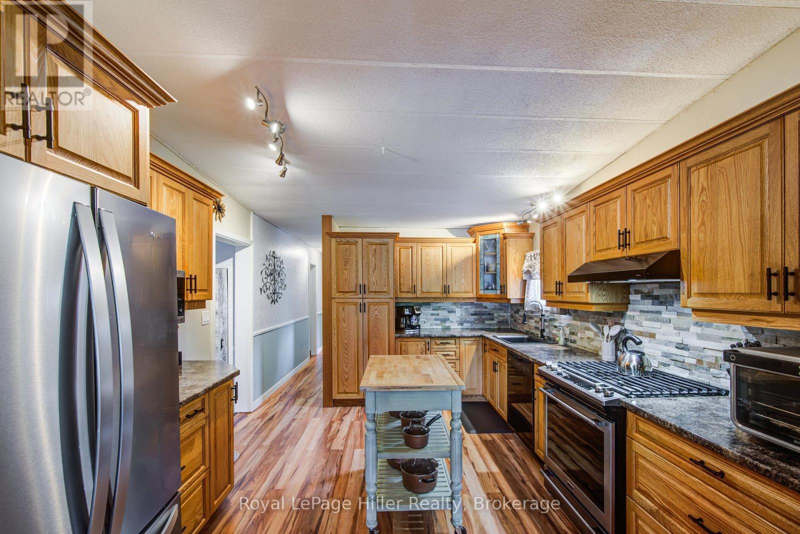 












174 BIRCH STREET

,
Perth East (Crystal Lake),




Ontario
N5A6S6

