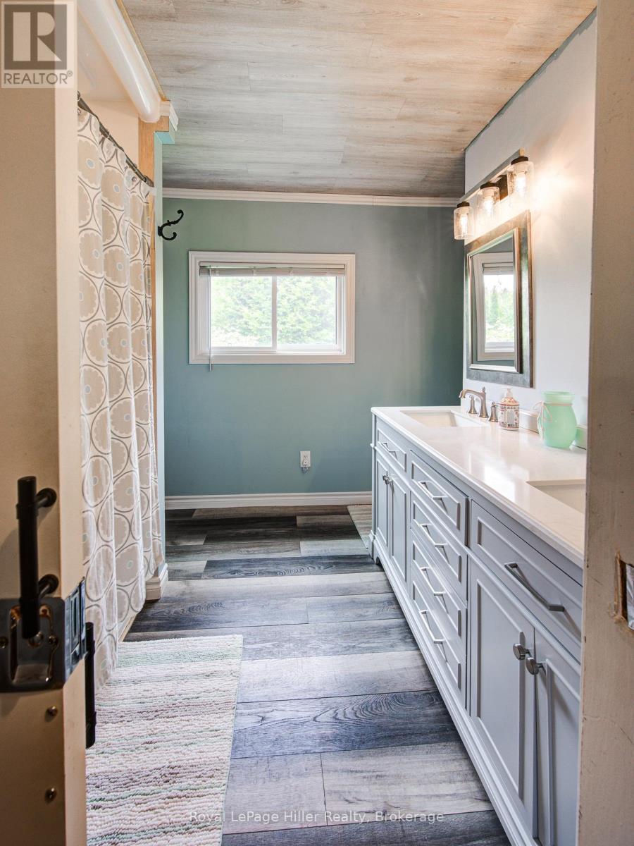 












174 BIRCH STREET

,
Perth East (Crystal Lake),




Ontario
N5A6S6


