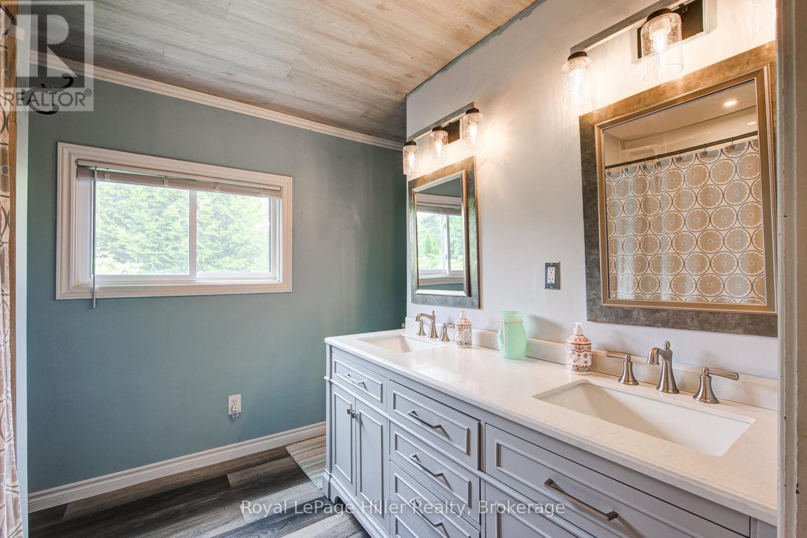 












174 BIRCH STREET

,
Perth East (Crystal Lake),




Ontario
N5A6S6

