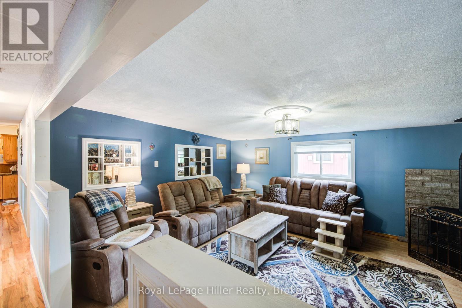 












174 BIRCH STREET

,
Perth East (Crystal Lake),




Ontario
N5A6S6

