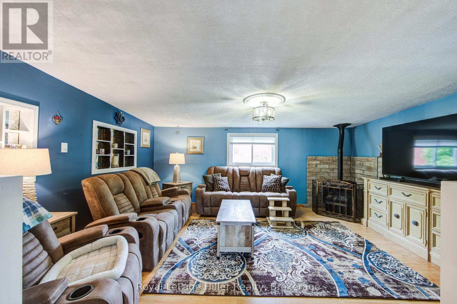 












174 BIRCH STREET

,
Perth East (Crystal Lake),




Ontario
N5A6S6

