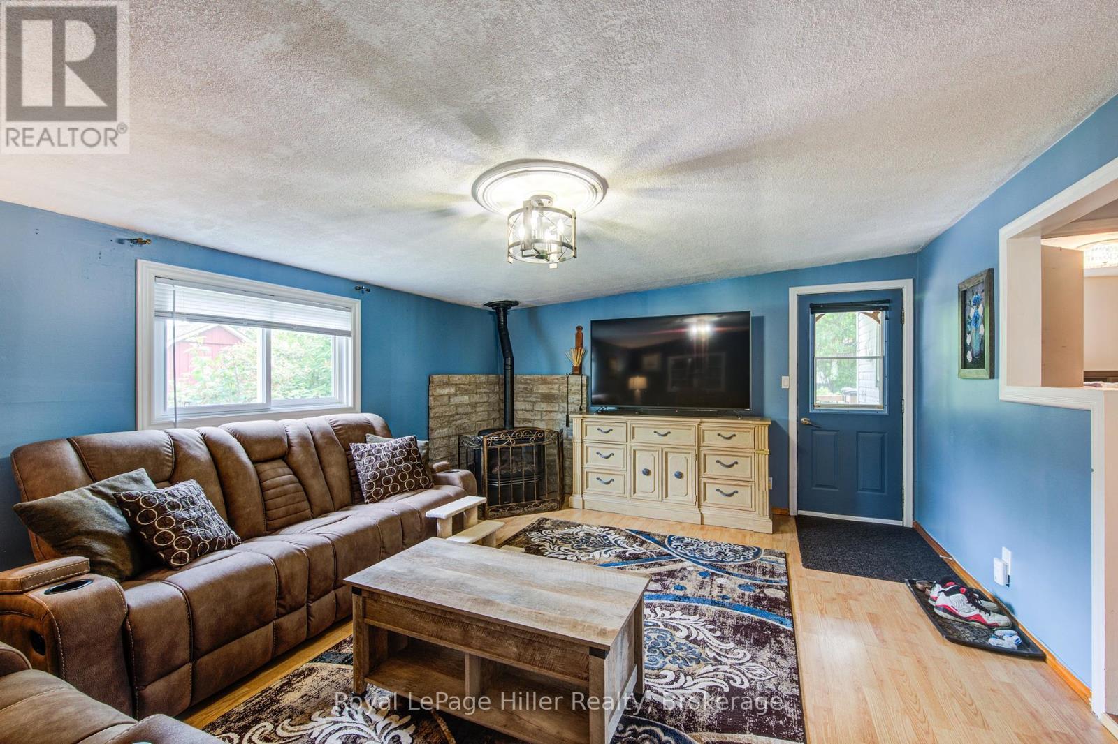 












174 BIRCH STREET

,
Perth East (Crystal Lake),




Ontario
N5A6S6

