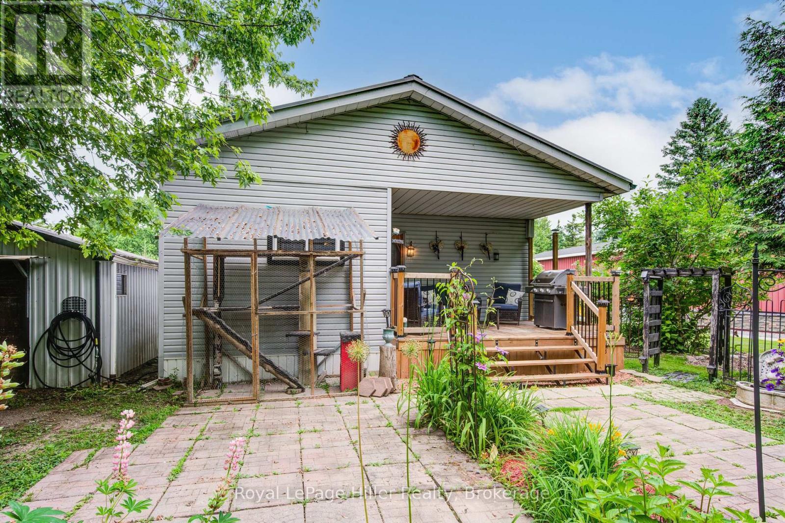 












174 BIRCH STREET

,
Perth East (Crystal Lake),




Ontario
N5A6S6

