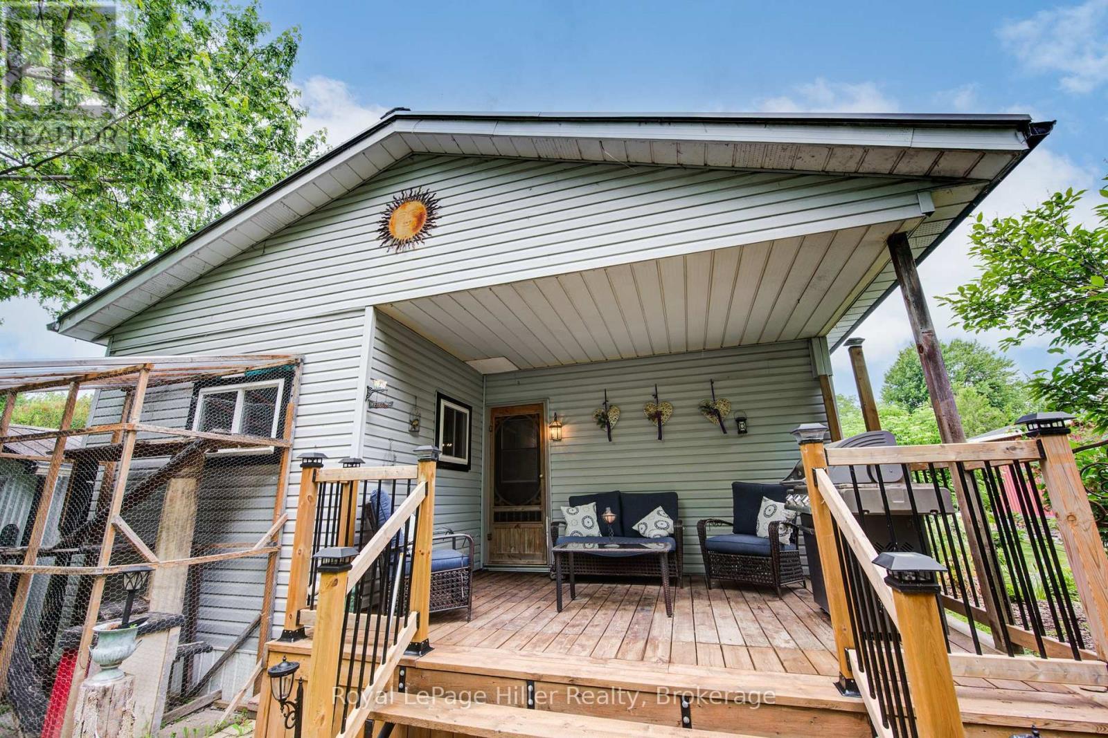 












174 BIRCH STREET

,
Perth East (Crystal Lake),




Ontario
N5A6S6

