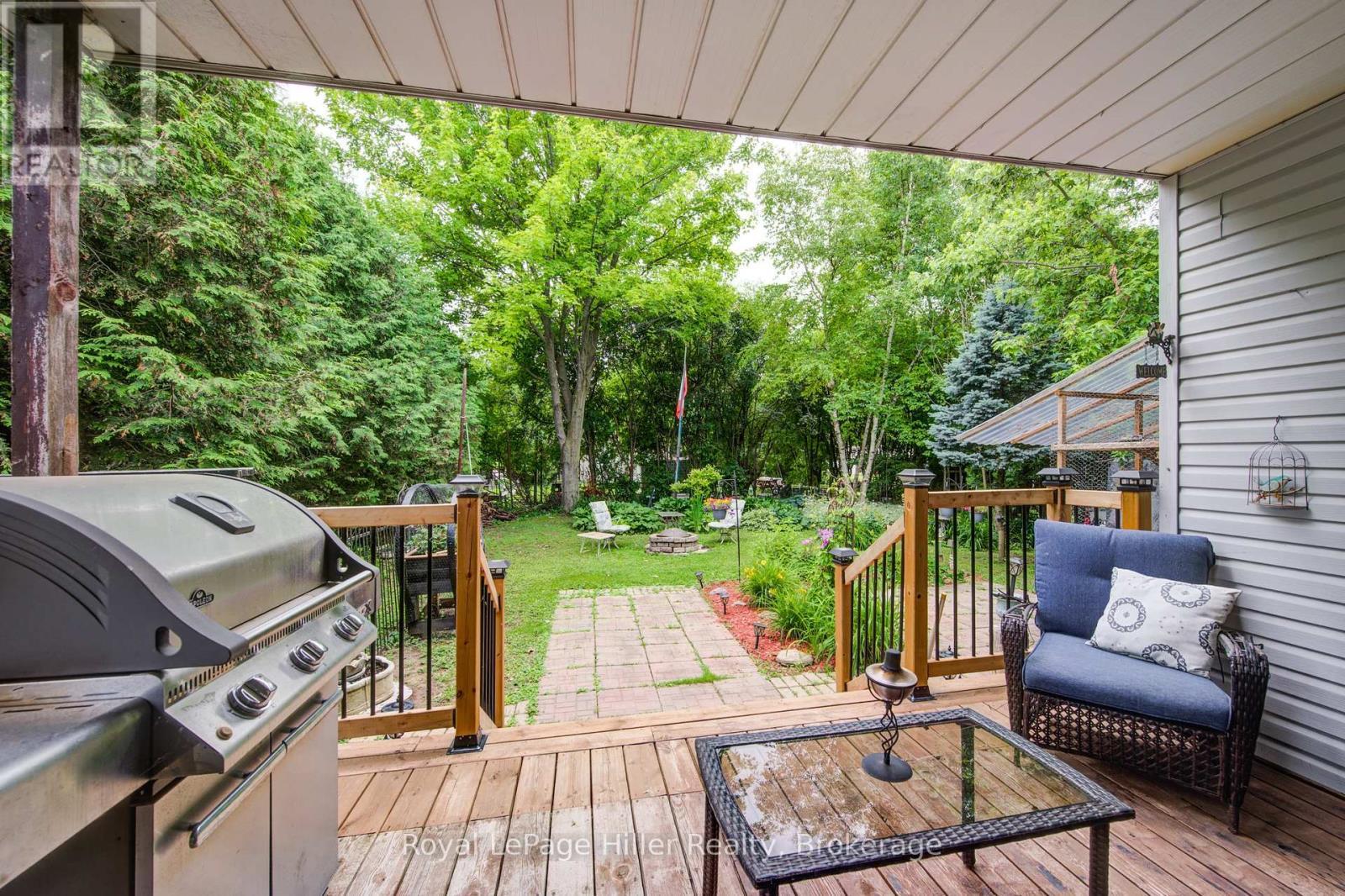 












174 BIRCH STREET

,
Perth East (Crystal Lake),




Ontario
N5A6S6

