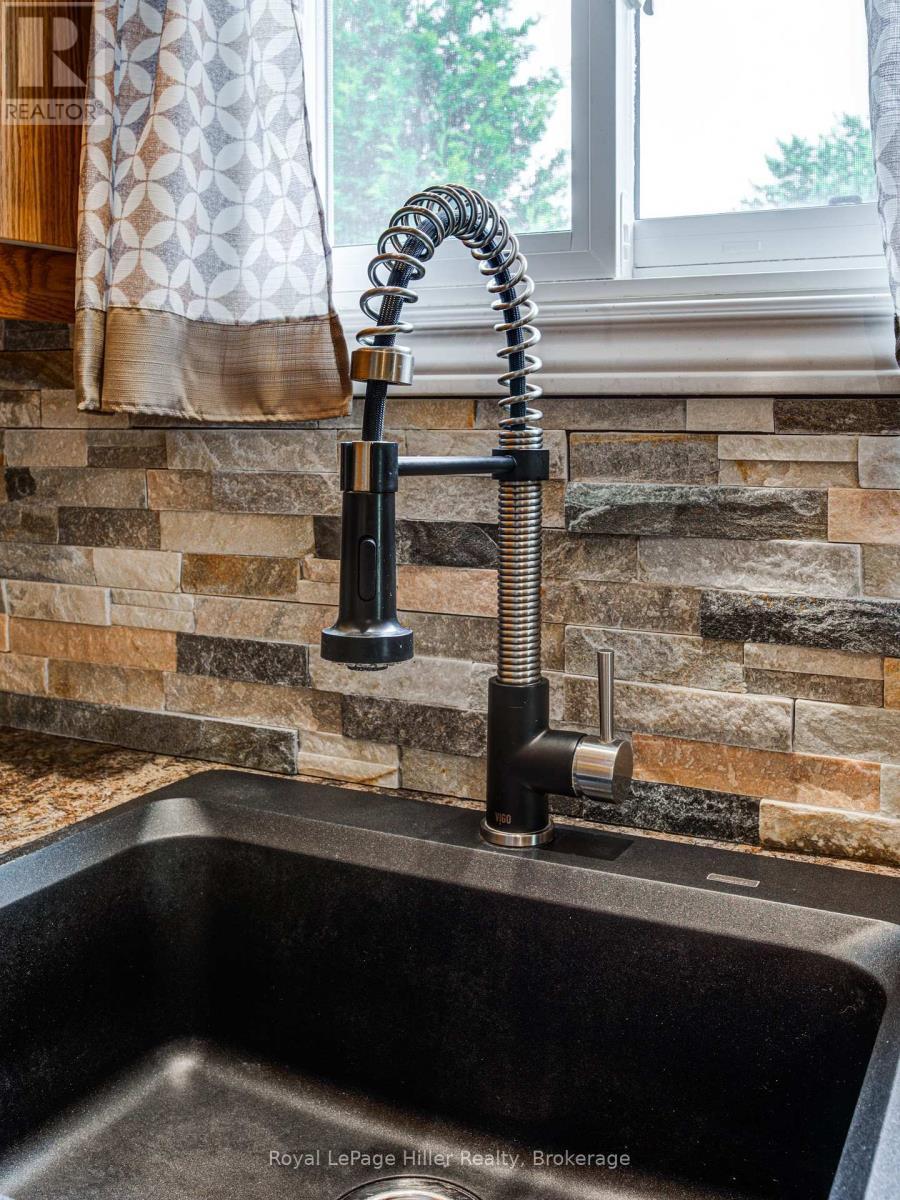 












174 BIRCH STREET

,
Perth East (Crystal Lake),




Ontario
N5A6S6

