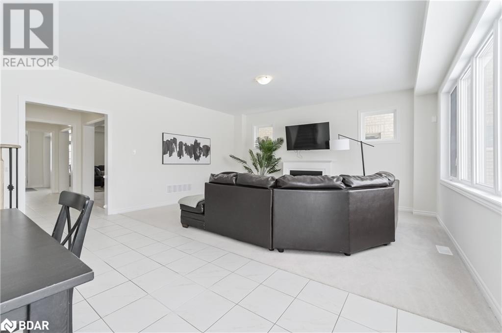 












130 REA Drive

,
Fergus,




Ontario
N1M2W3

