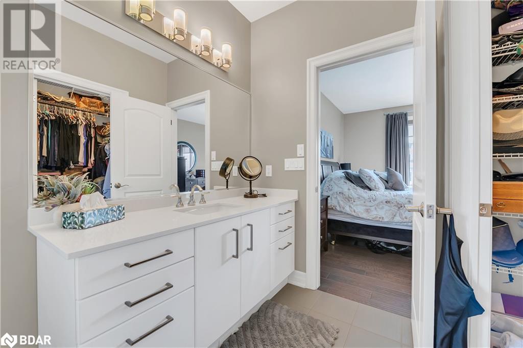












308 CREEKSIDE Drive

,
Welland,




Ontario
L3C0B6

