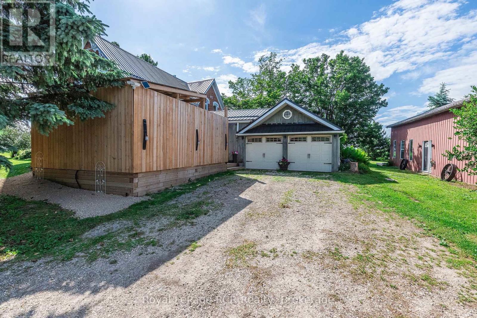 












116327 2ND LINE SW

,
Melancthon,




Ontario
L9V2C5

