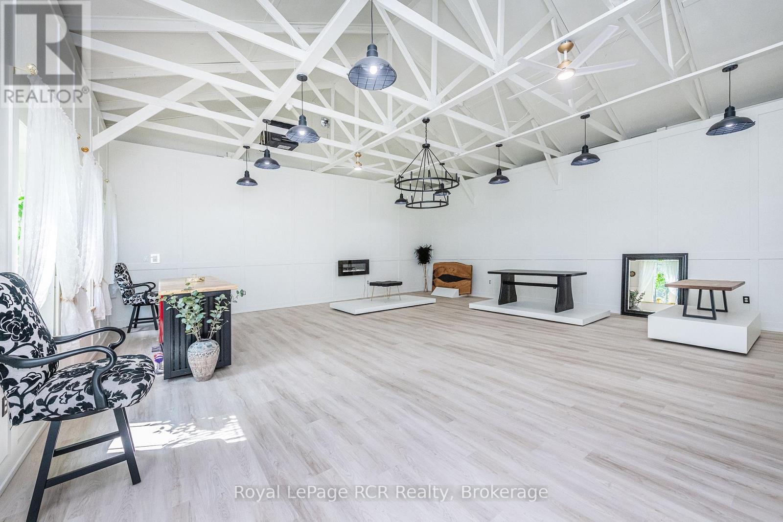 












116327 2ND LINE SW

,
Melancthon,




Ontario
L9V2C5

