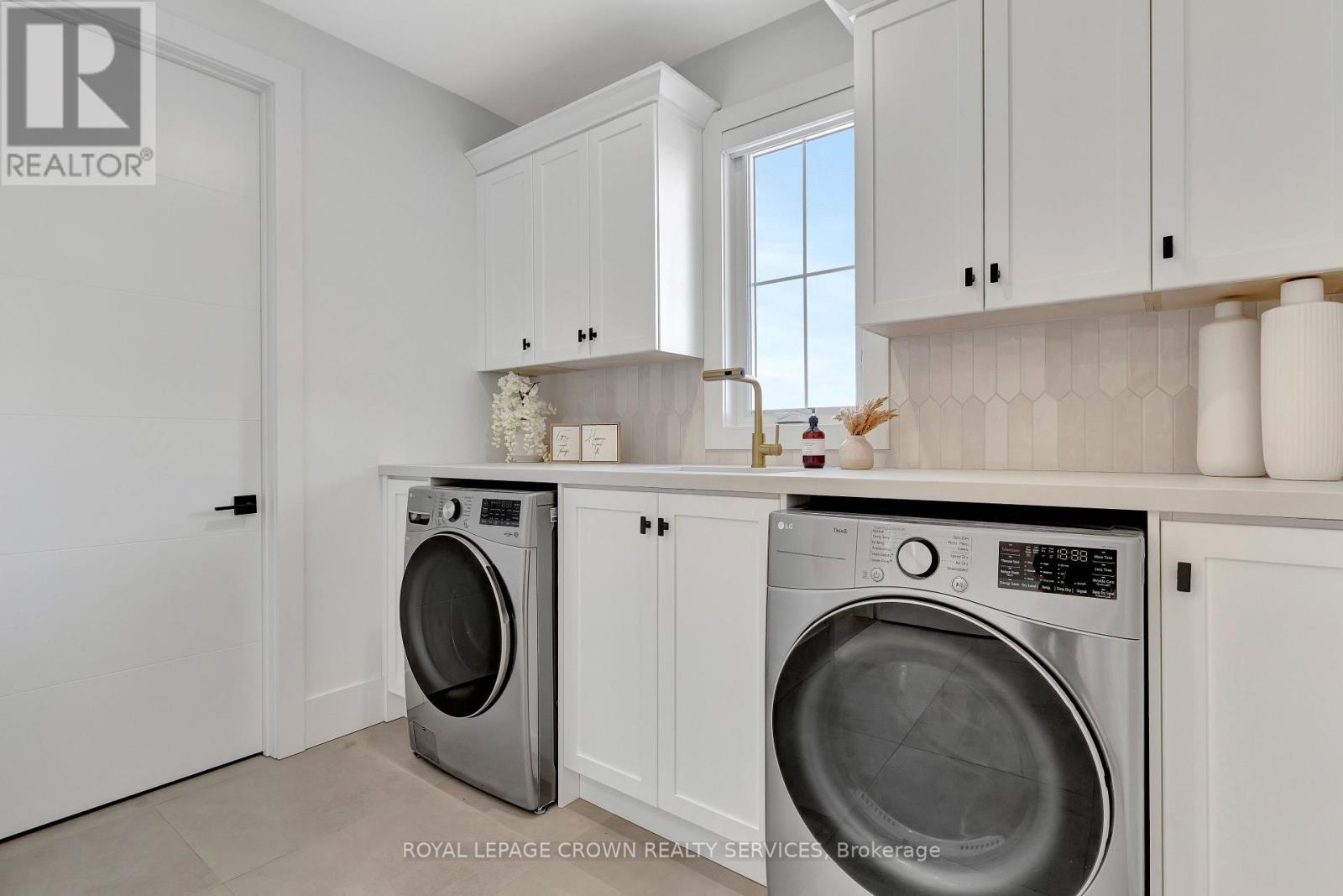 












50 AVERY PLACE

,
Perth East,




Ontario
N0K1M0

