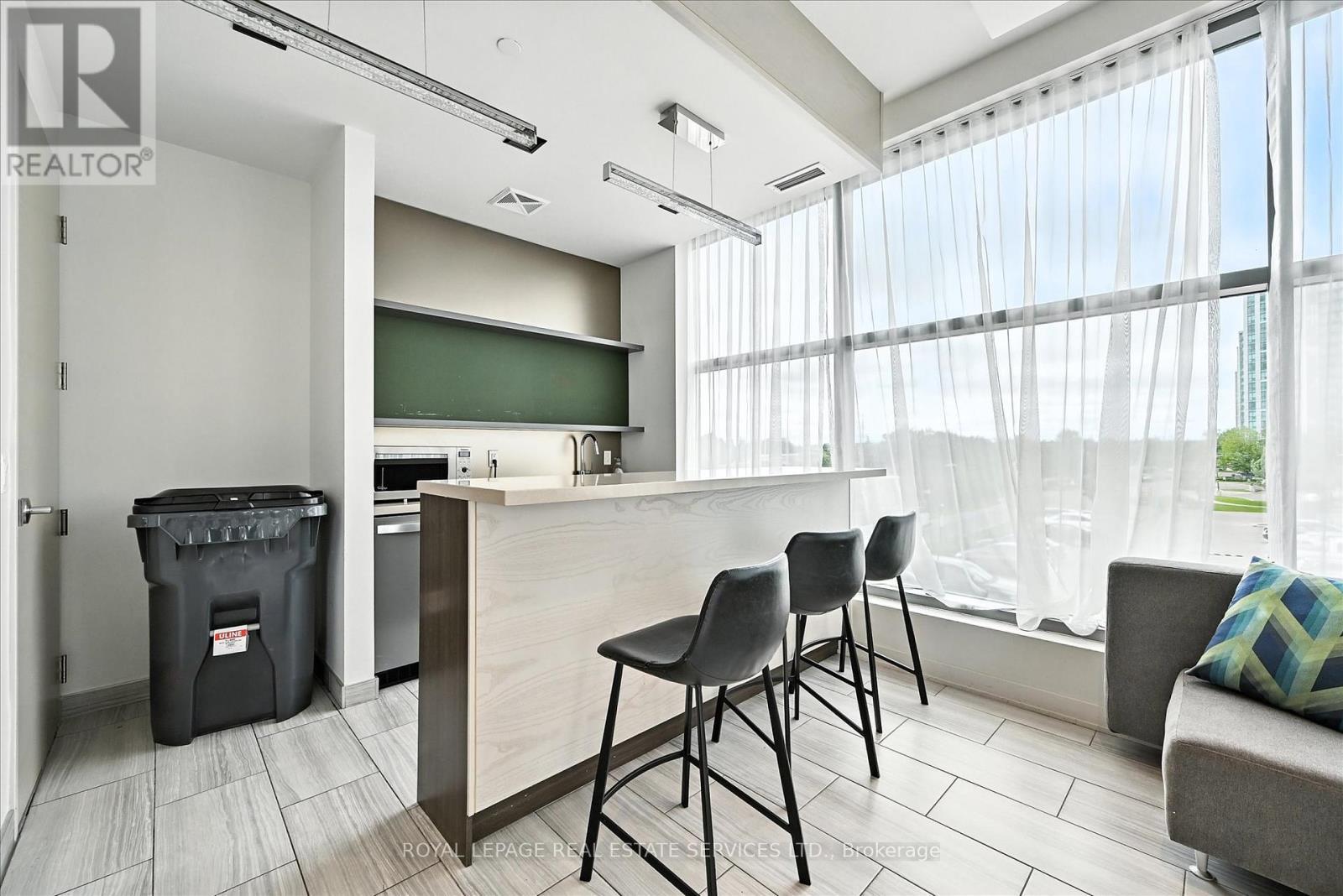












701 - 4699 GLEN ERIN DRIVE

,
Mississauga,




Ontario
L5M2E5

