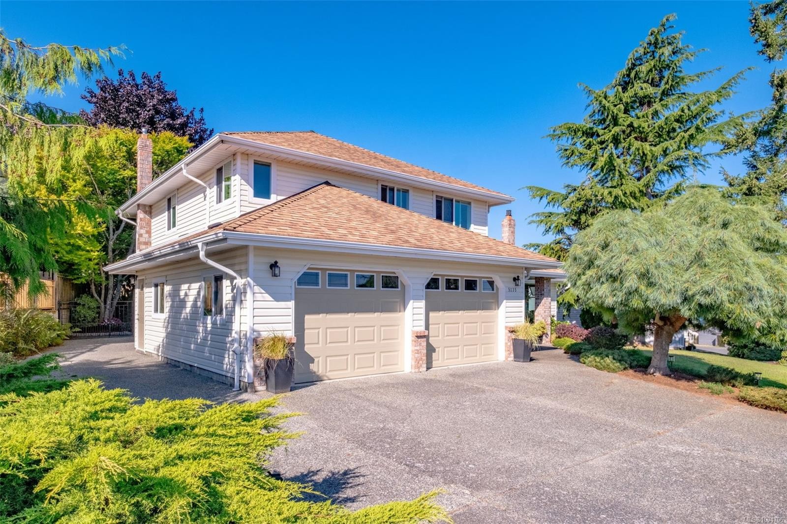 









5135


Carriage

Dr,
Nanaimo,




BC
V9V 1H2

