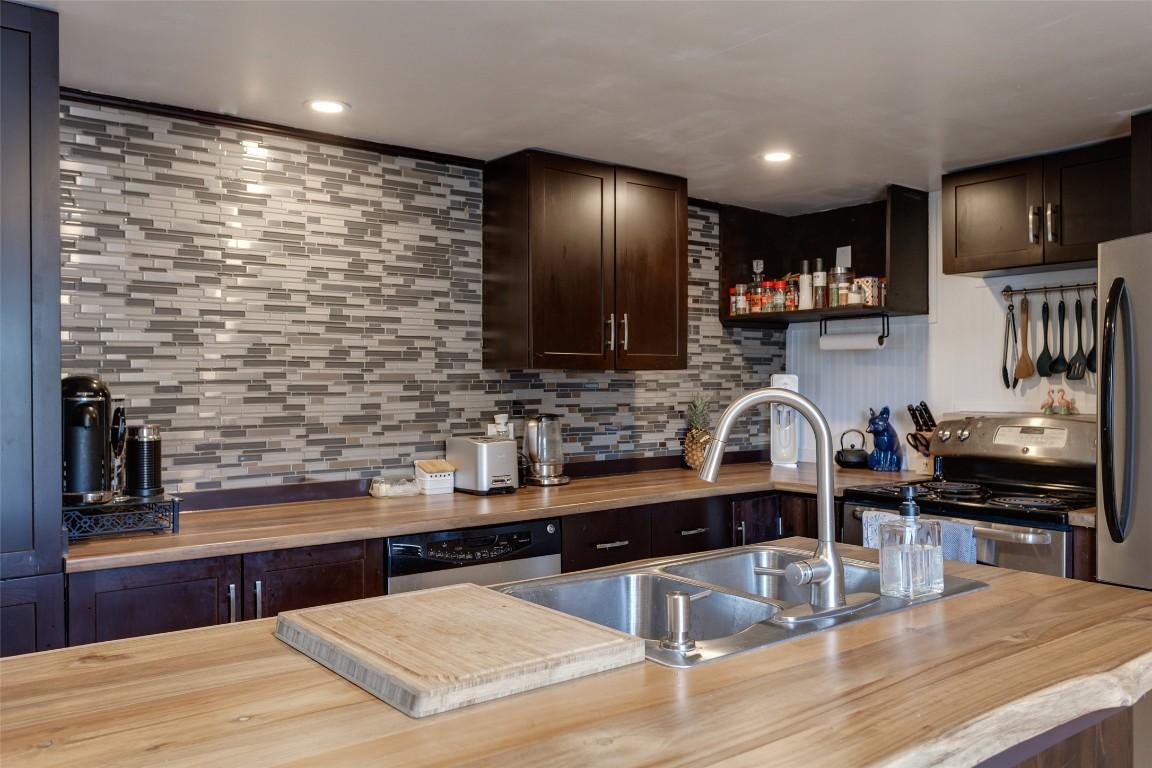 









1375


Green Bay

Road, 10A,
West Kelowna,




BC
V4T 2B8

