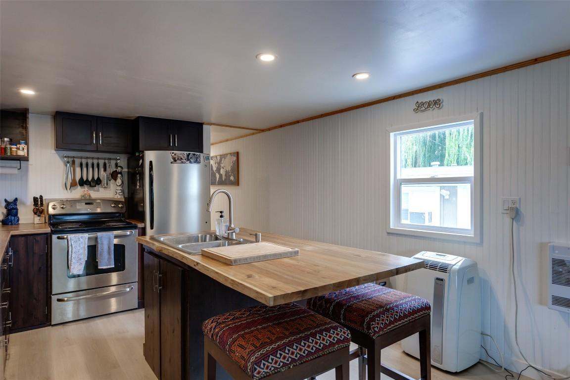 









1375


Green Bay

Road, 10A,
West Kelowna,




BC
V4T 2B8

