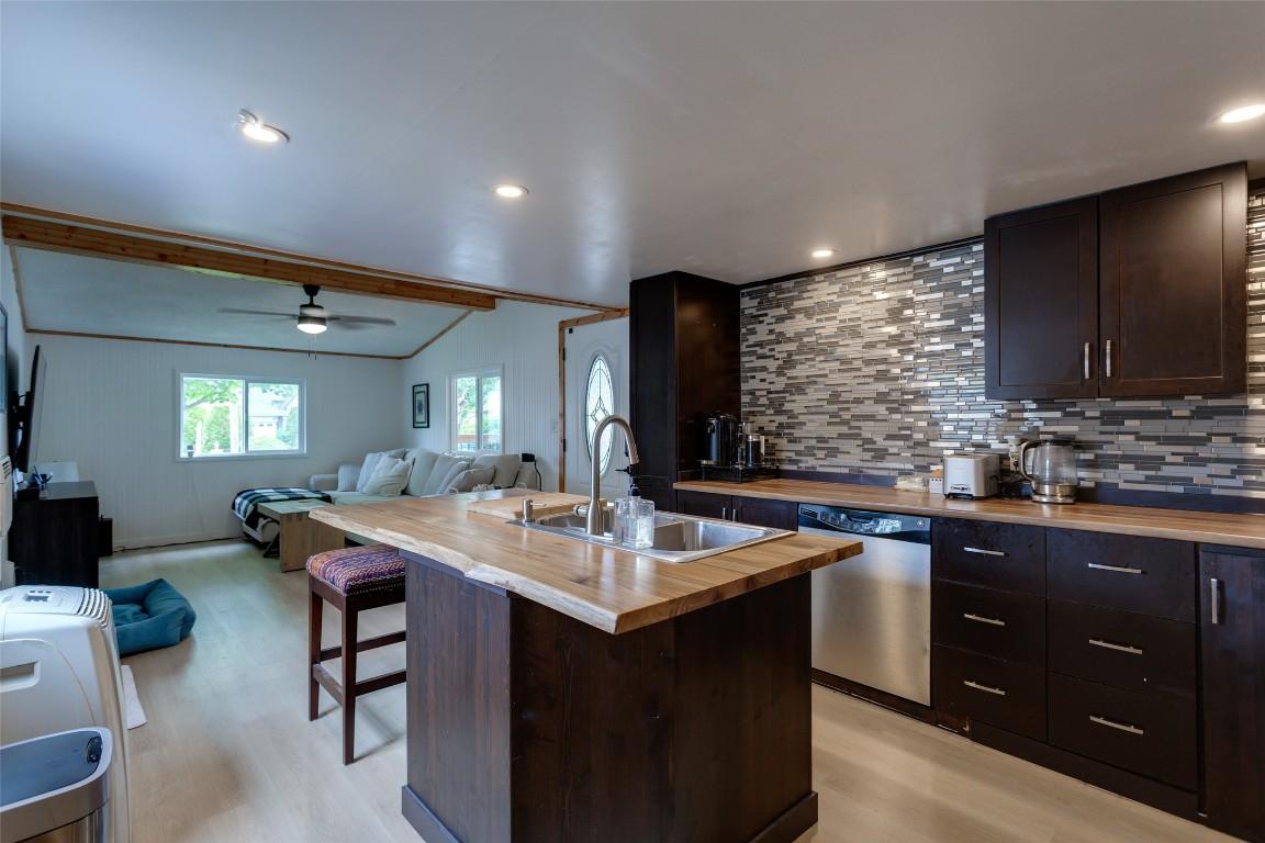 









1375


Green Bay

Road, 10A,
West Kelowna,




BC
V4T 2B8

