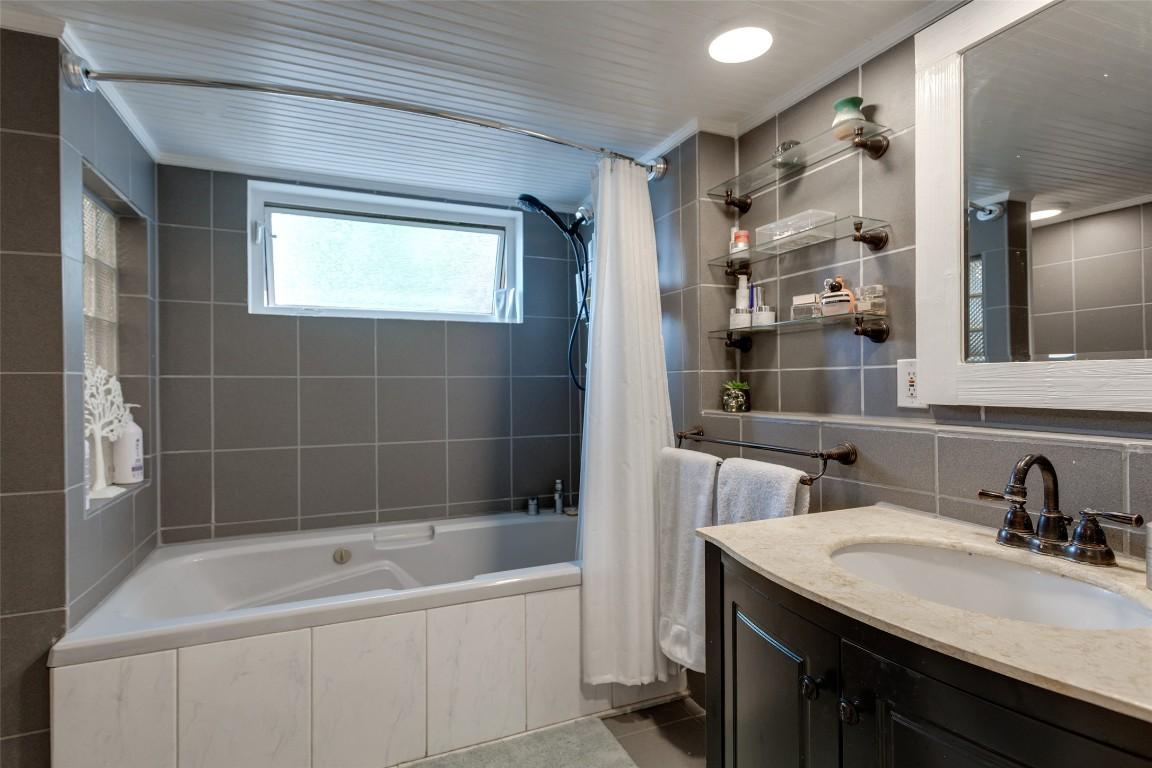 









1375


Green Bay

Road, 10A,
West Kelowna,




BC
V4T 2B8

