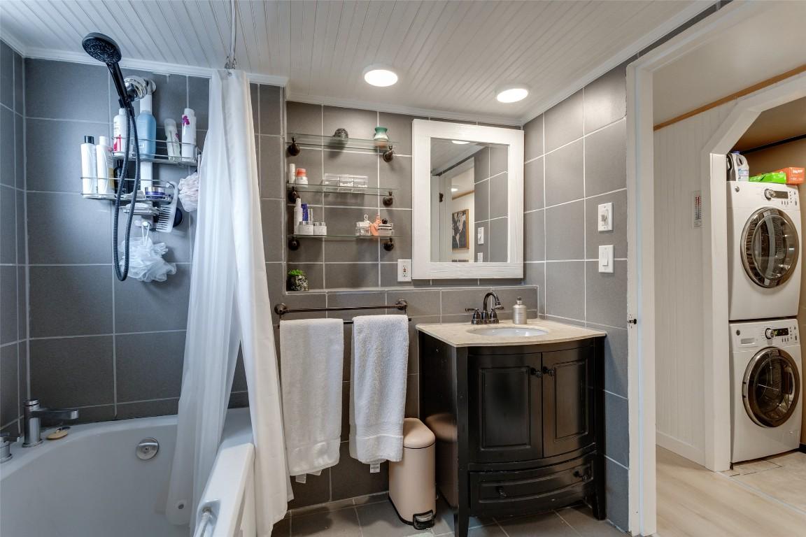 









1375


Green Bay

Road, 10A,
West Kelowna,




BC
V4T 2B8

