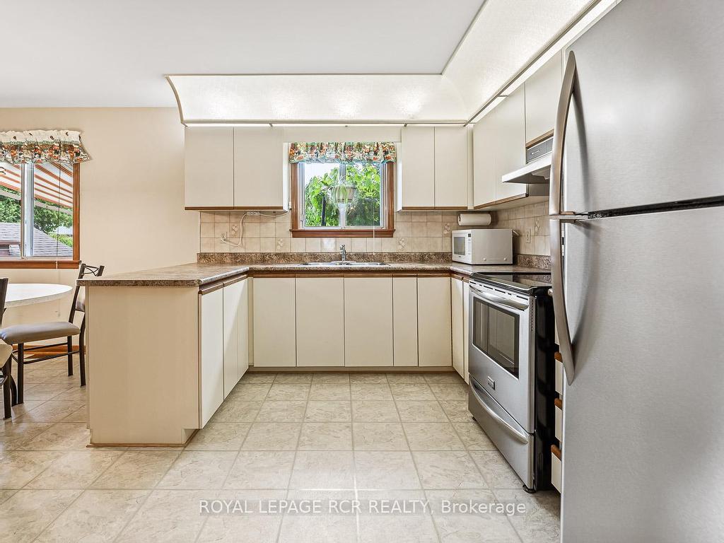 









25


Ann Arbour

Road,
Toronto,




ON
M9M 2J5

