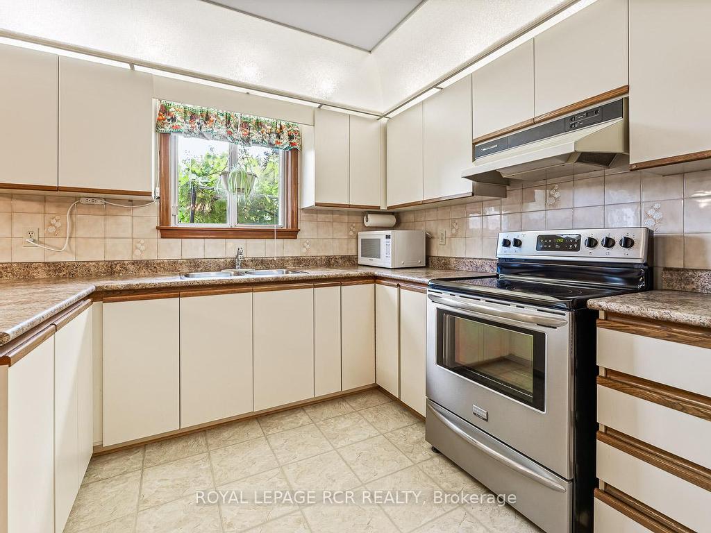 









25


Ann Arbour

Road,
Toronto,




ON
M9M 2J5

