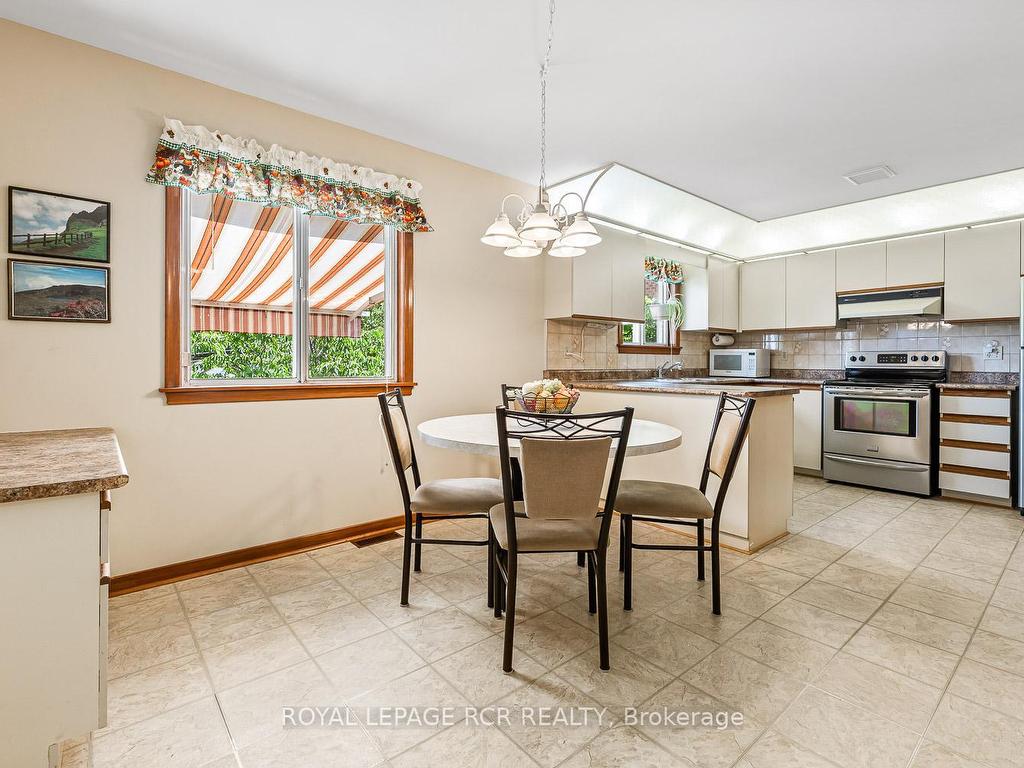 









25


Ann Arbour

Road,
Toronto,




ON
M9M 2J5

