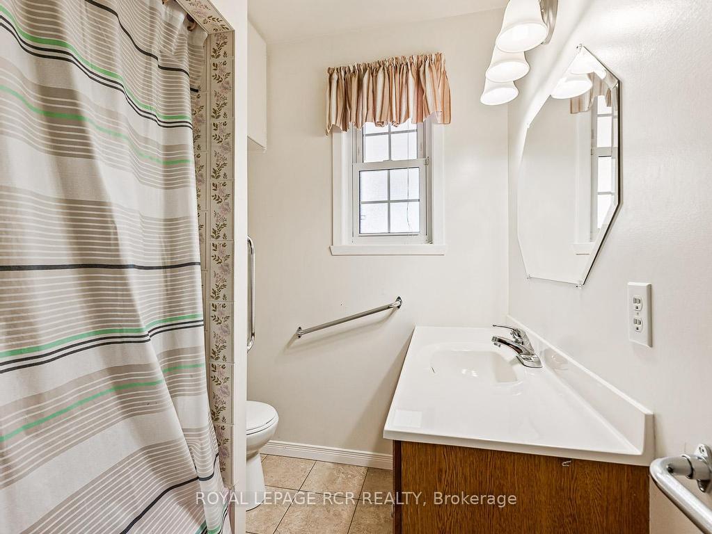 









25


Ann Arbour

Road,
Toronto,




ON
M9M 2J5


