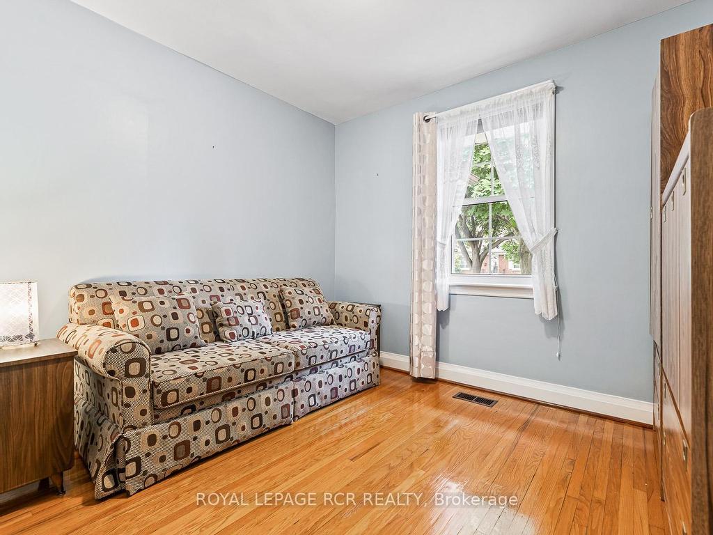 









25


Ann Arbour

Road,
Toronto,




ON
M9M 2J5

