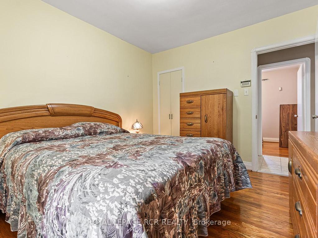 









25


Ann Arbour

Road,
Toronto,




ON
M9M 2J5

