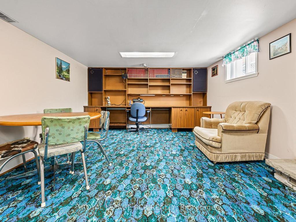 









25


Ann Arbour

Road,
Toronto,




ON
M9M 2J5


